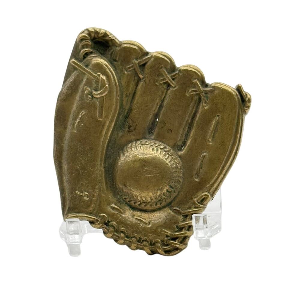 Hestra Buckles Baseball Glove Novelty Belt Buckle